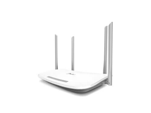White wireless router with four antennas
