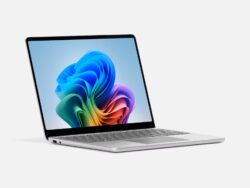 Microsoft Surface Laptop - 13", Snapdragon, 24GB RAM, 1TB SSD, Win 11 Pro