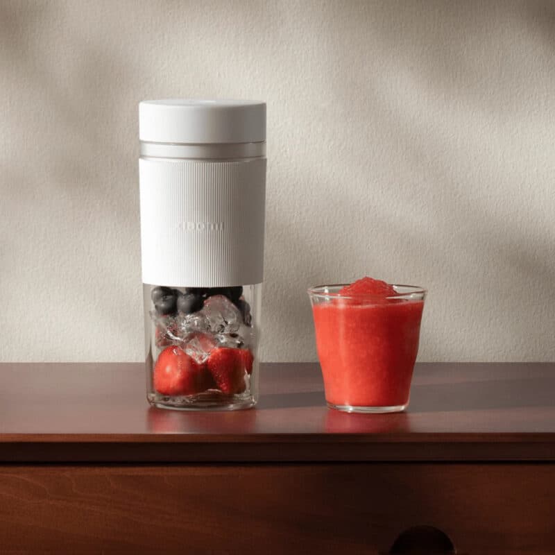 bhr9226eu xiaomi portable blender 300ml usb recharge wht hwr09.jpeg